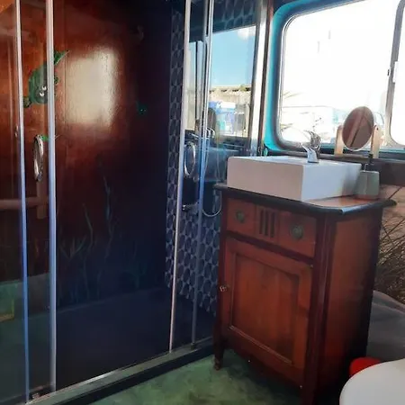 Le Carre Du Marinier Hotel en barco *