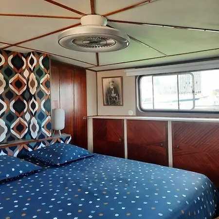 Le Carre Du Marinier Botel